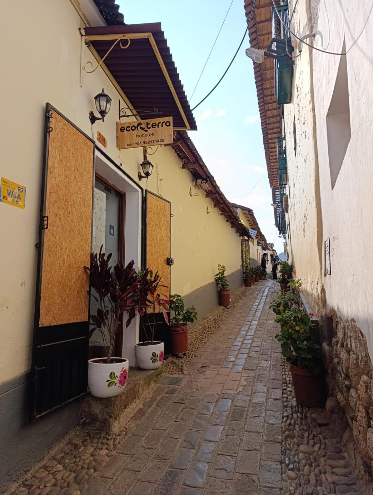Posada Saqra Inn *